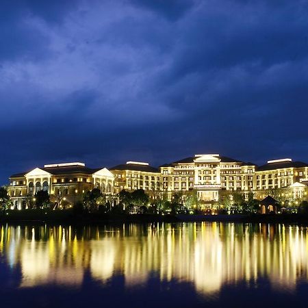 Landison Green Town Hotel Xinchang المظهر الخارجي الصورة
