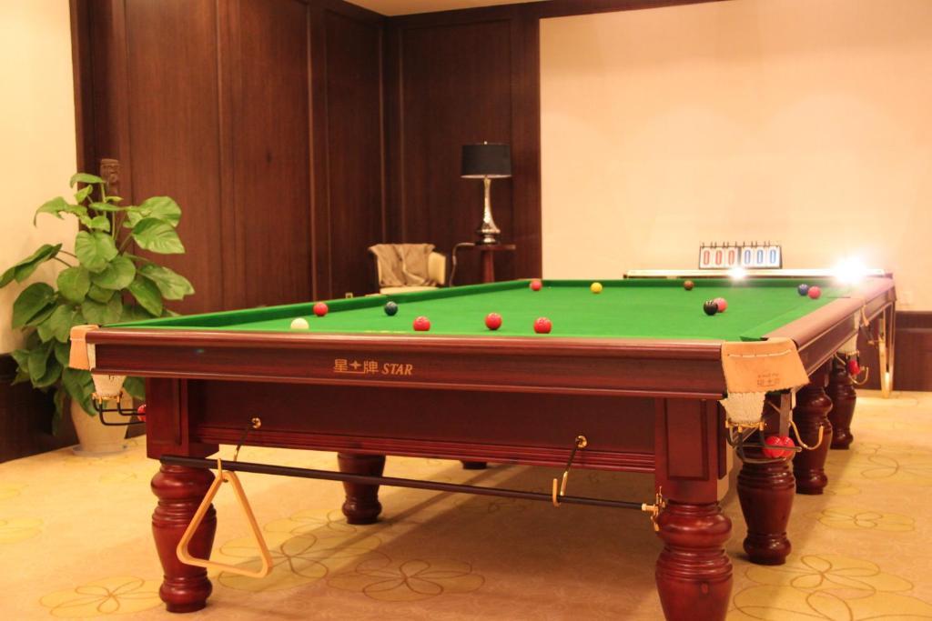 Landison Green Town Hotel Xinchang المظهر الخارجي الصورة
