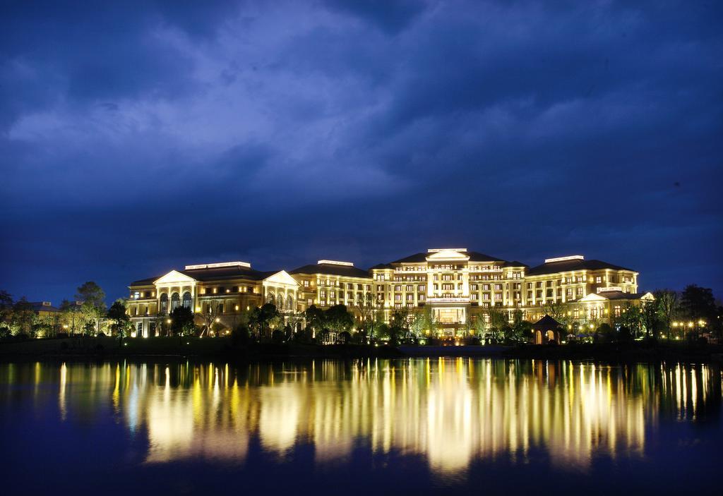 Landison Green Town Hotel Xinchang المظهر الخارجي الصورة